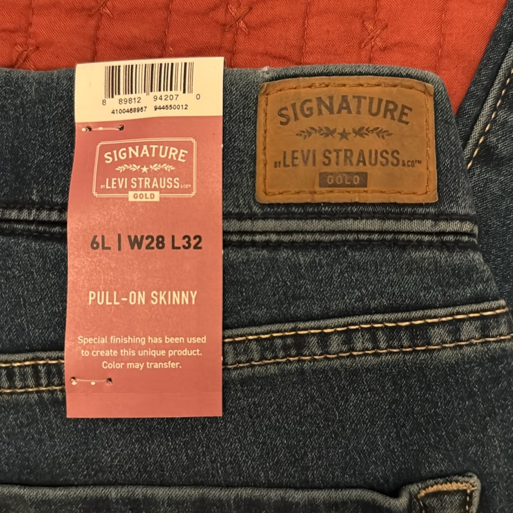Levi’s Pull on Skinny Jeans - Picture 5 of 10